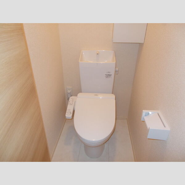 エスポワール南太田201号室 温水洗浄暖房便座付トイレ