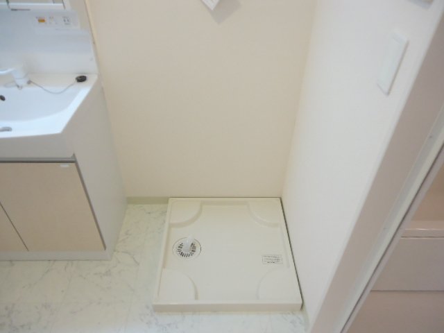 ルーモス102号室 洗濯機置場（イメージ）