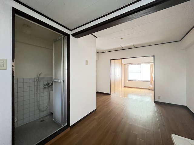 第一マンション1階 掲載の写真は退去前の写真となります。