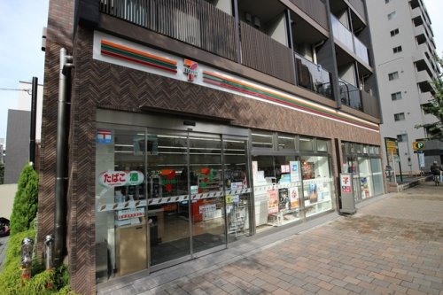 西新宿ＳＴビル 【コンビニエンスストア】セブンイレブン 北新宿1丁目店まで690ｍ