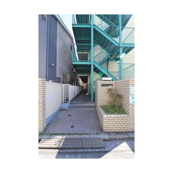 コーポウィステリア203号室 エントランス