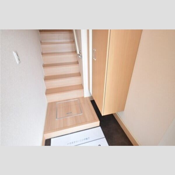 ルミエール　A 玄関