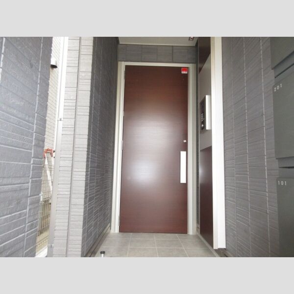 Tーハウスnk オートロック付きのエントランス