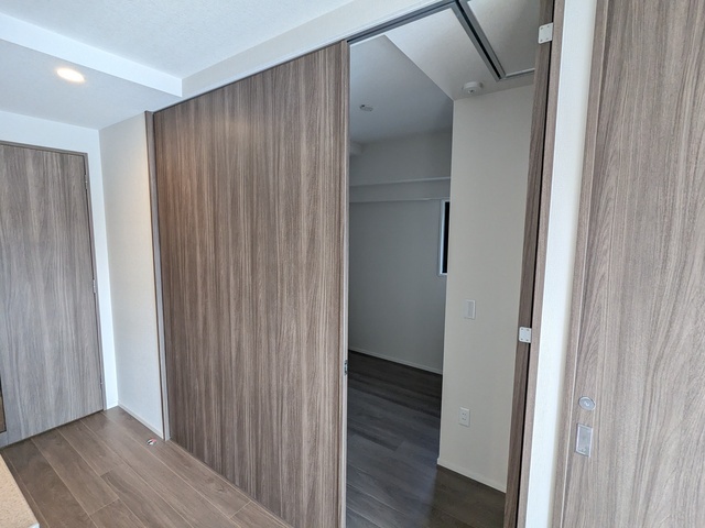 プレディアコート三軒茶屋502号室 スライディングウォール　2025年11月撮影