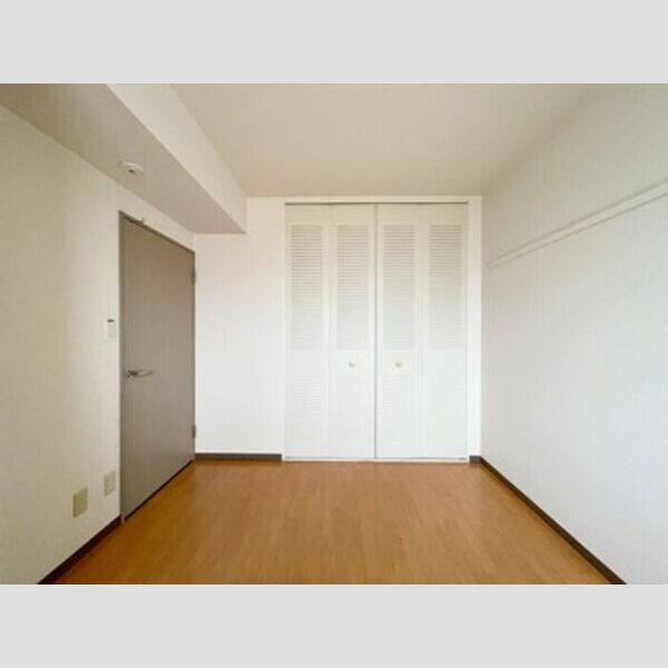 ラフィネ小倉412号室 洋室