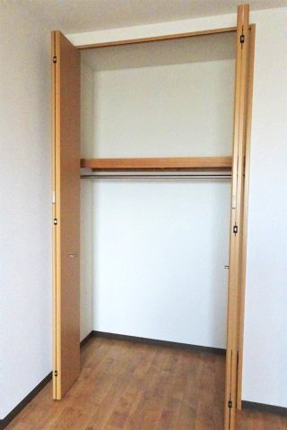 フェヴリエ白百合0105号室 洋室２　※別号室の参考写真です(現況優先・仕様違いの場合あり)