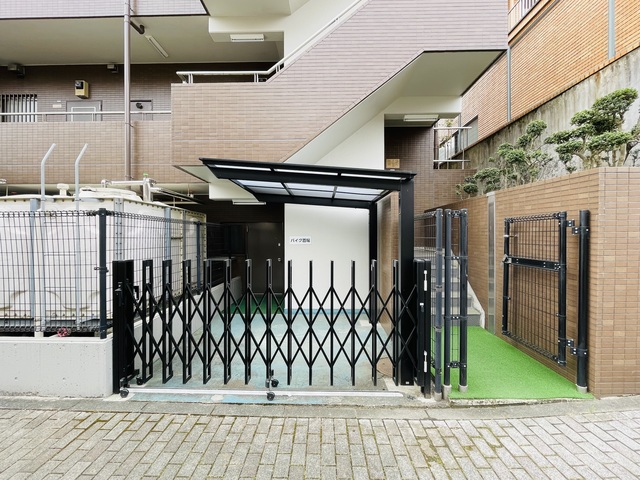 ロイヤルパークヒル 駐車場