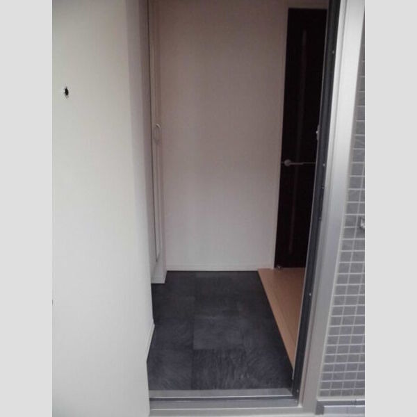 ロハス末広204号室 玄関