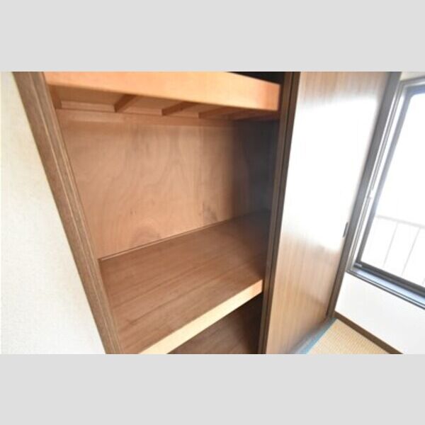 ハイツいのまた 押入れ