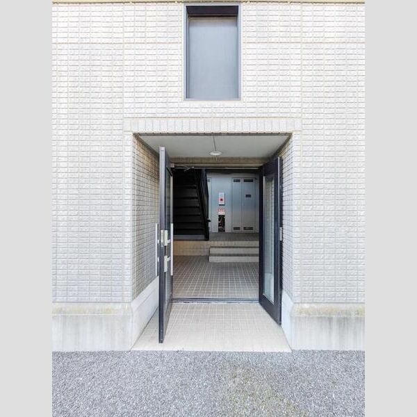 アネシス102号室 エントランス