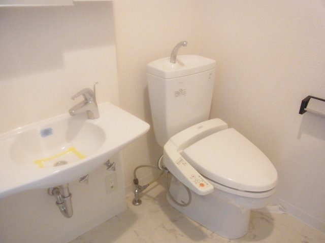 プライムアーバン久米川908号室 トイレ