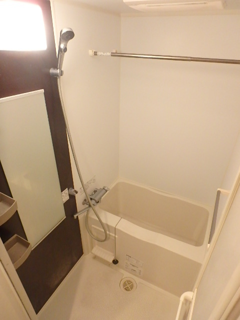 グランド・ガーラ代々木参宮橋3階 浴室乾燥機付き