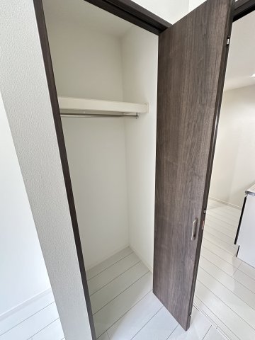 ベイハウス金沢文庫102号室 クローゼットタイプで収納力豊富です♪