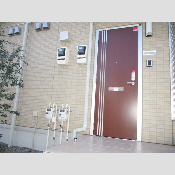 グレイスコート 103(玄関)