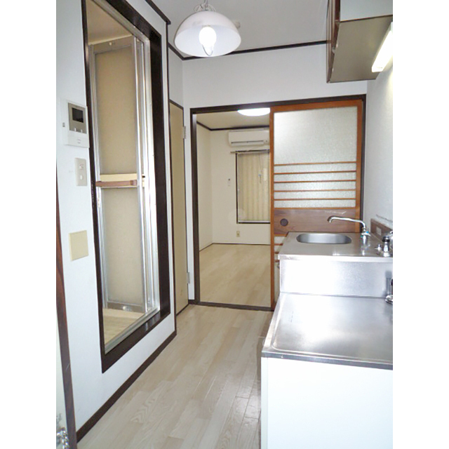 メゾンフォンテーヌA202号室 玄関