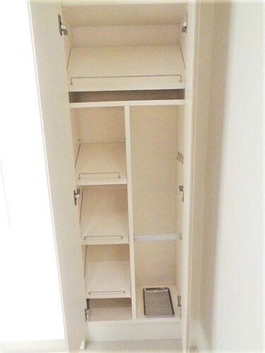 ＲＥＦＲＡＭＥ ５ Ｉｒｉｙａ4階 下駄箱　※新築時同タイプ別部屋2022.12撮影