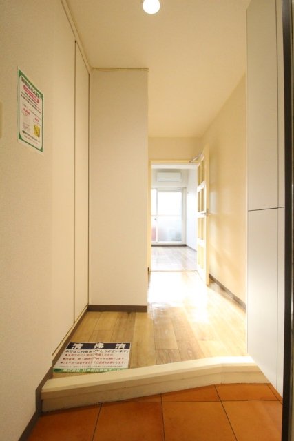 住建第7ハイプレース 玄関