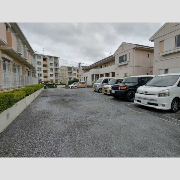 グレース田喜野井　Ⅲ番館 駐車場