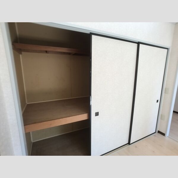 吉川タウンハウス　Ⅱ101号室 収納