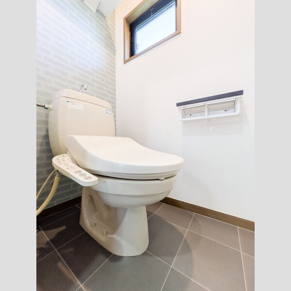 ユニフローラ205号室 トイレ(温水洗浄暖房便座)