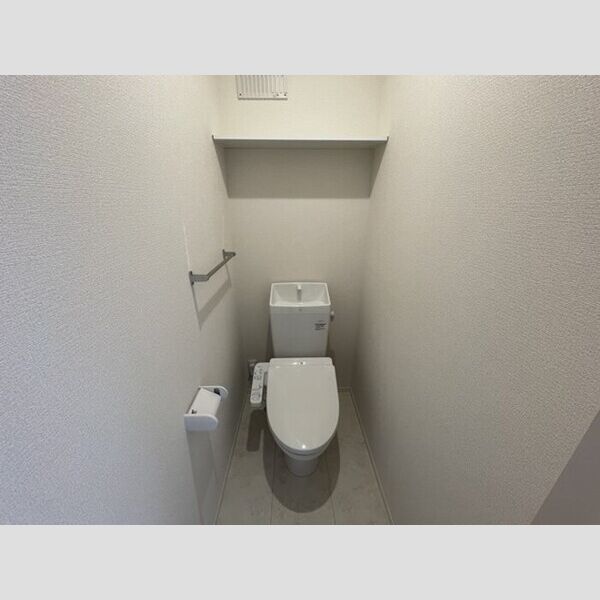 グランシャリオD トイレ　温水洗浄暖房便座