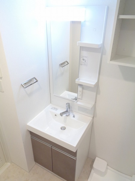 ＧＥＮＯＶＩＡ西川口106号室 洗面