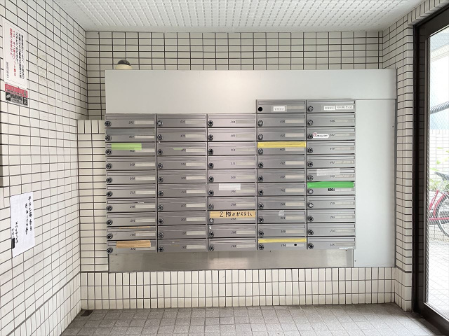 スカイコート横浜山手504号室 メールボックス