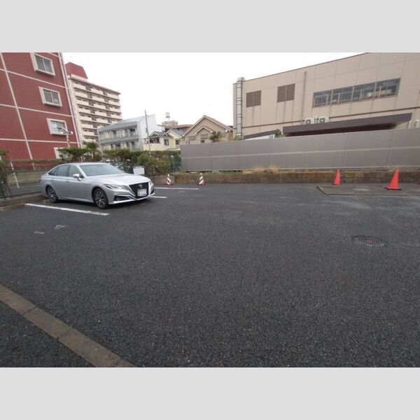 シルフハイム206号室 駐車場