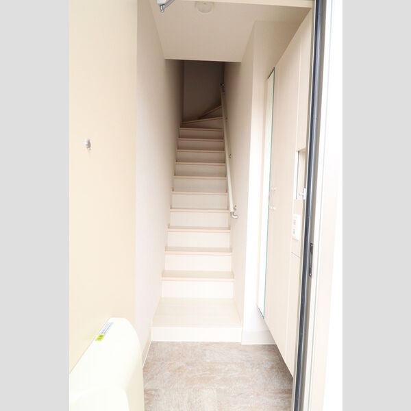 プレミール西千葉202号室 玄関