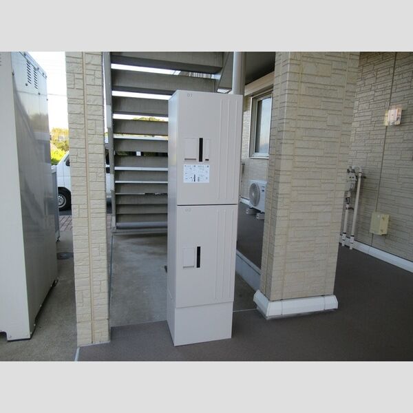 alba 宅配ボックス