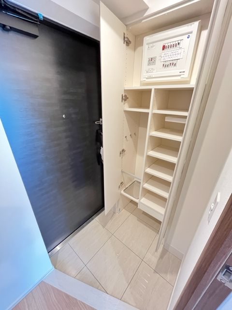 ドゥーエ菊川7階 玄関