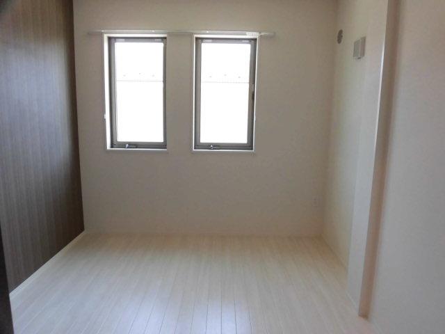 サンライズ　ガーデン 洋室