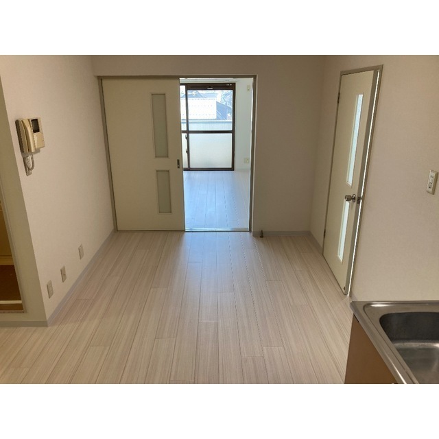 第2成城島田マンション308号室 内観