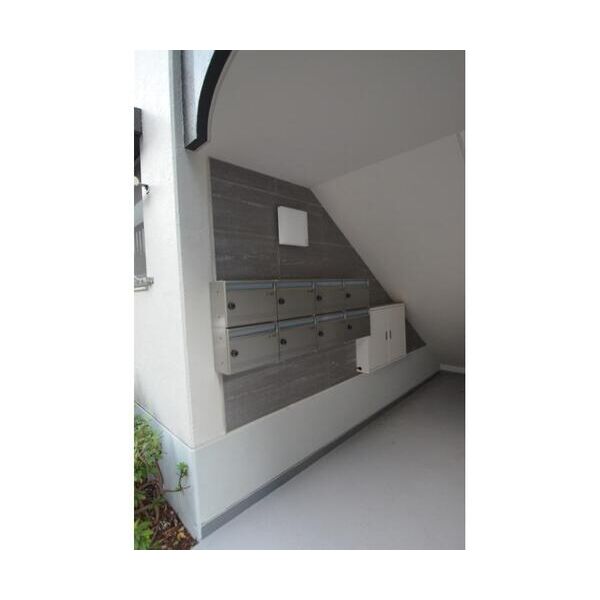 テレパレス中村南　1号棟・2号棟103号室 エントランス