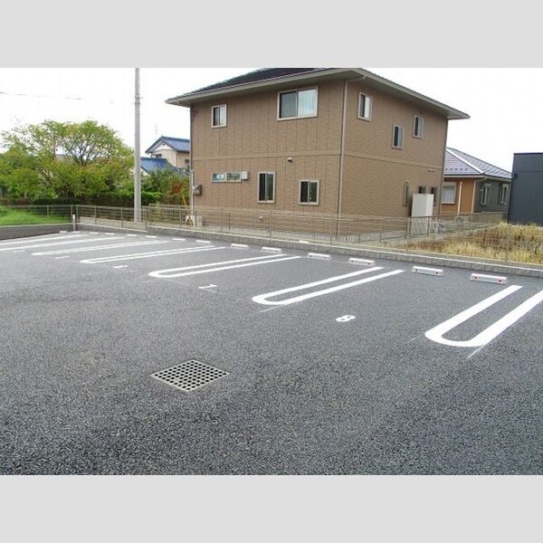 アンジュームG 駐車場