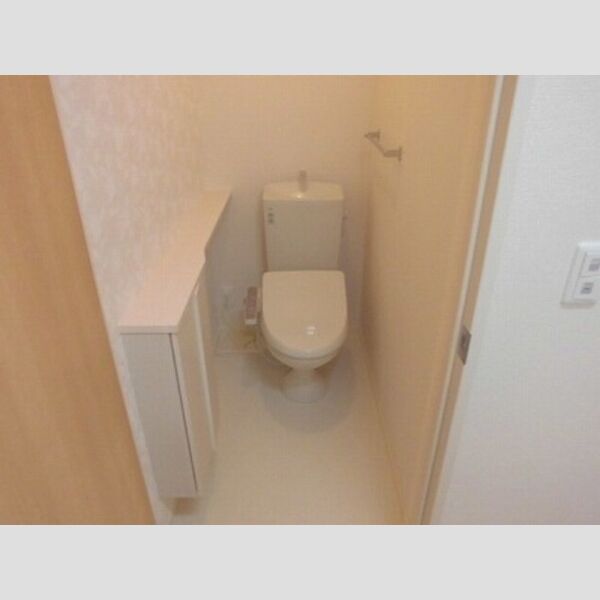 オーキッド・hill ■温水洗浄暖房便座機能付のトイレです■