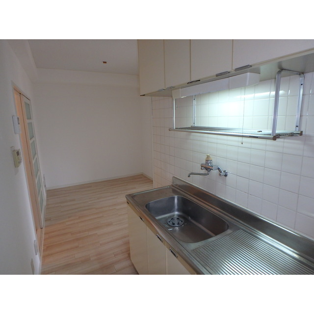 鳩ヶ谷ヒルズ105号室 キッチン