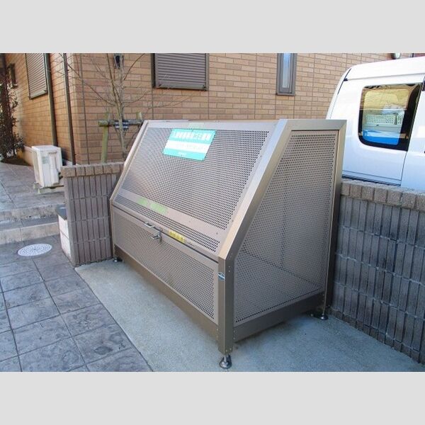 フェザント　B101号室 ゴミストッカー