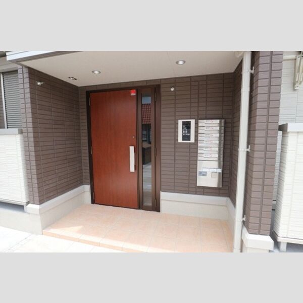 オーチャード ルームズ 物件入口