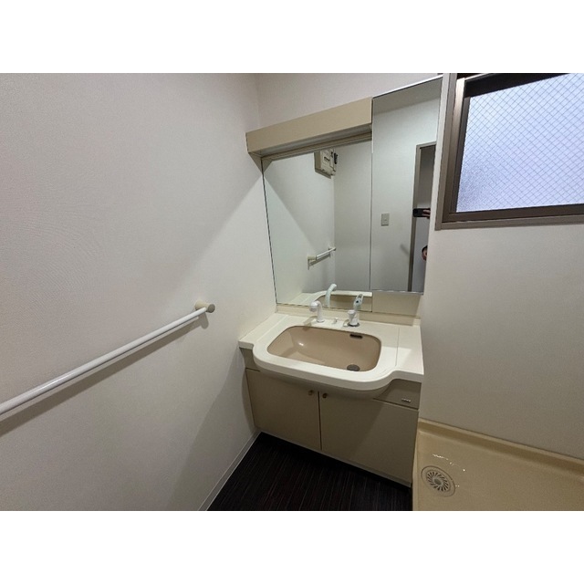 読売ランド第一マンションズ206号室 内観