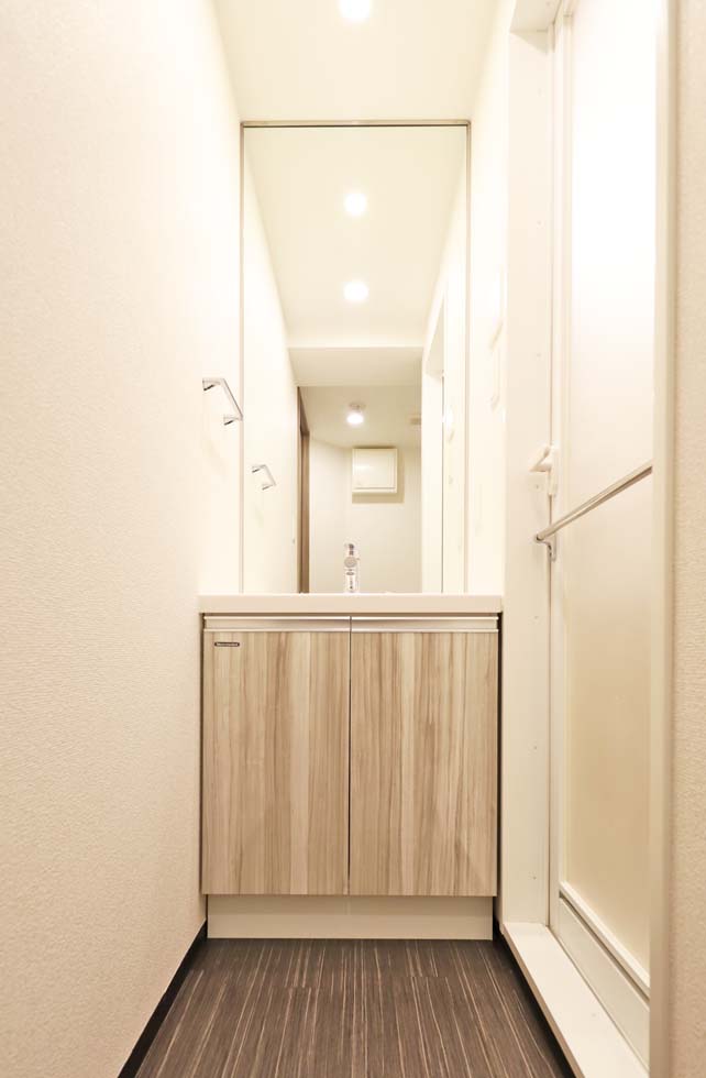 VERXEED横濱WEST 内観