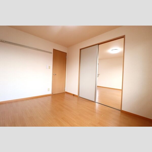 アットイーズ　Ⅲ201号室 南側洋室