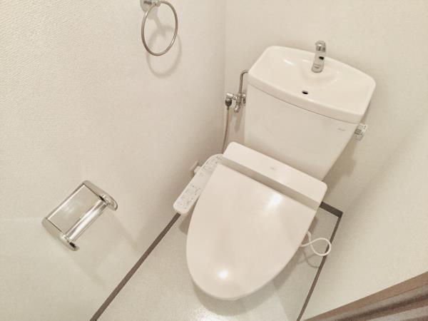 メゾンベール南麻布5階 トイレ