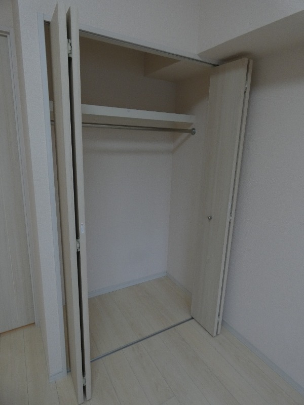 シュールフローレ クローゼット