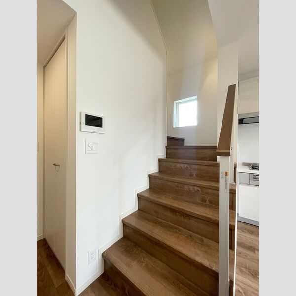 カスタリア旗の台0205号室 LDK階段