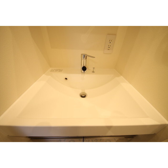 CRESCENT COURT 内観