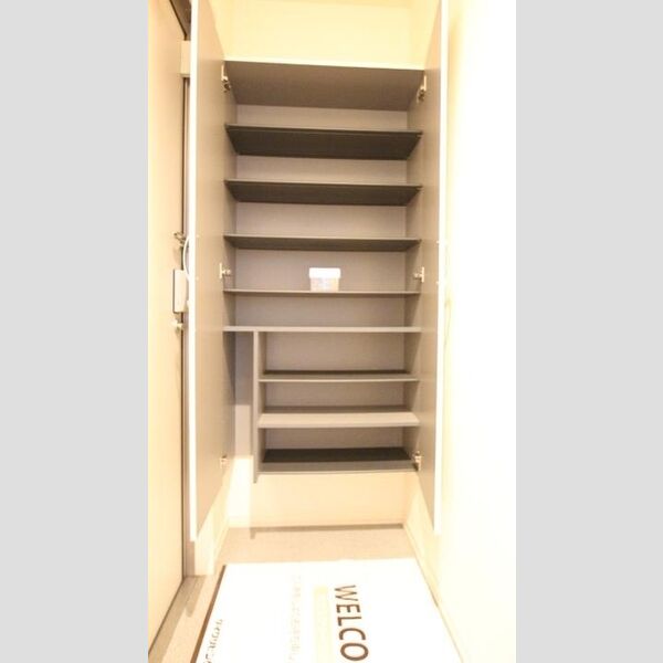 プランドルコート 玄関