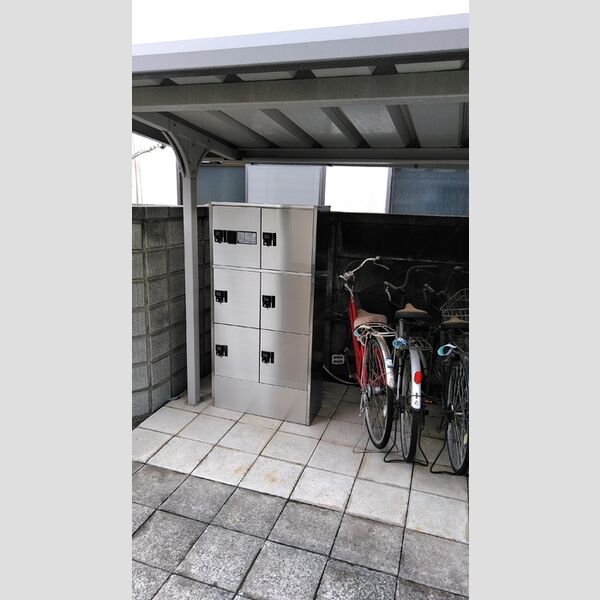 第ⅢAIコーポ110号室 宅配ボックス