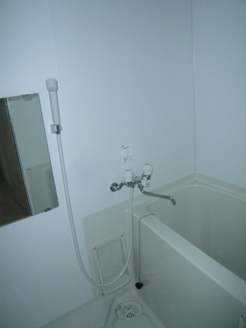 ハーミット高幡0305号室 バス