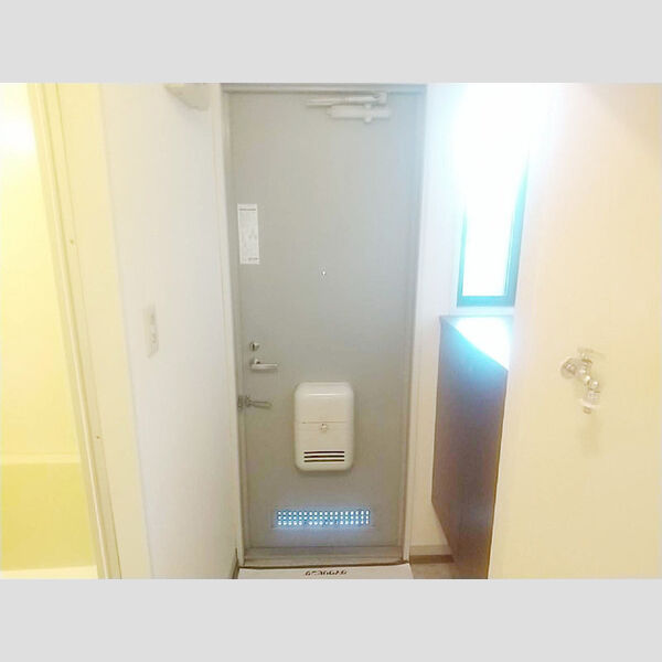 フォレストヴィラ北斗111号室 玄関